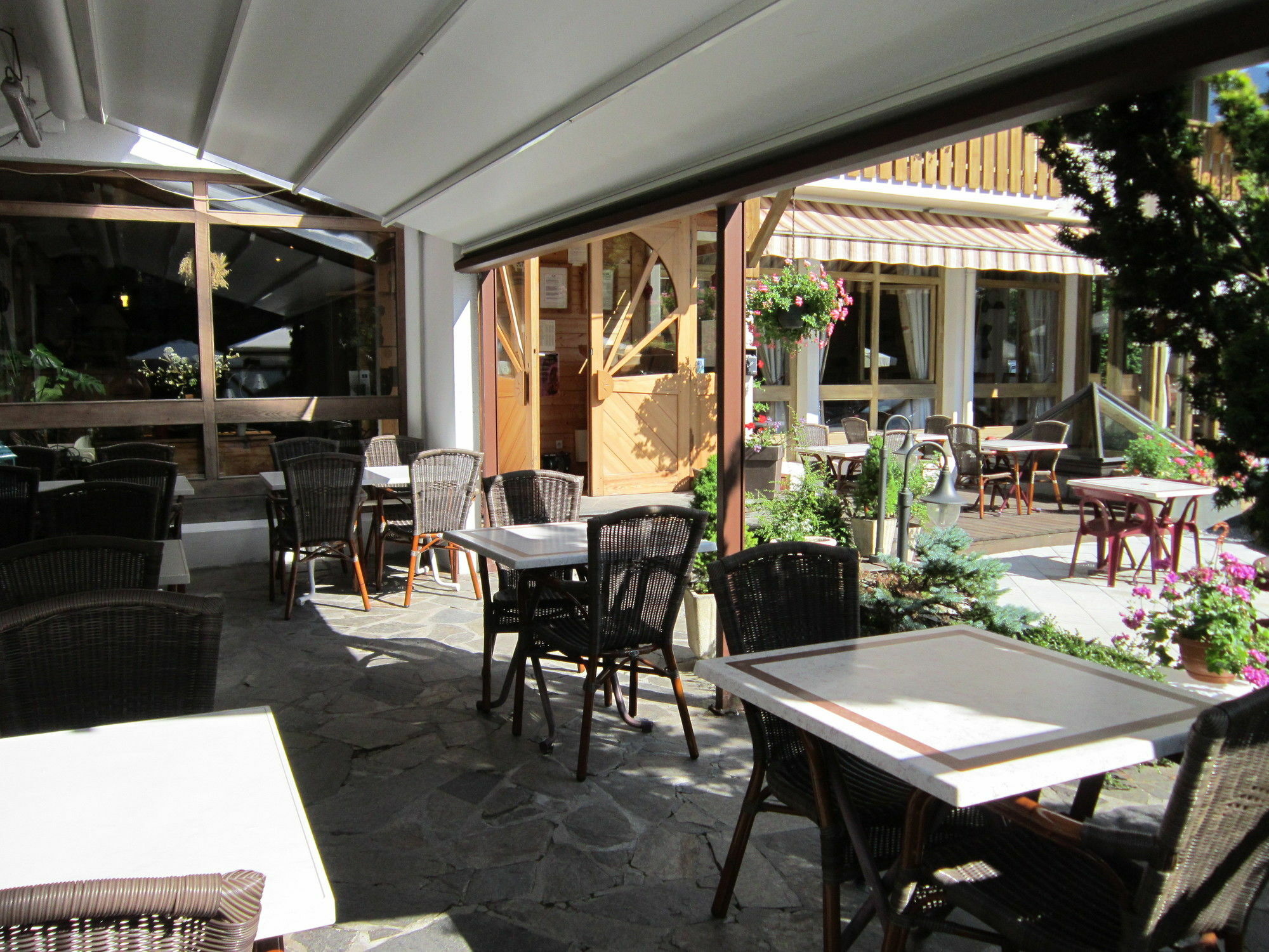Logis Hotel Gai Soleil Samoëns Exterior foto